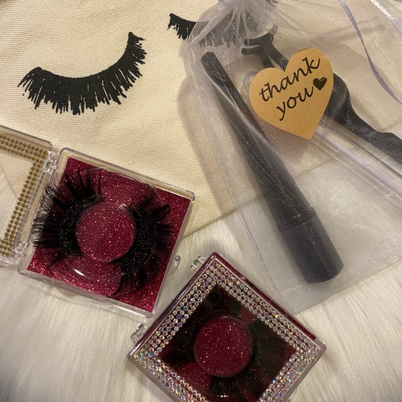 Lashes - Picture 7 of 13